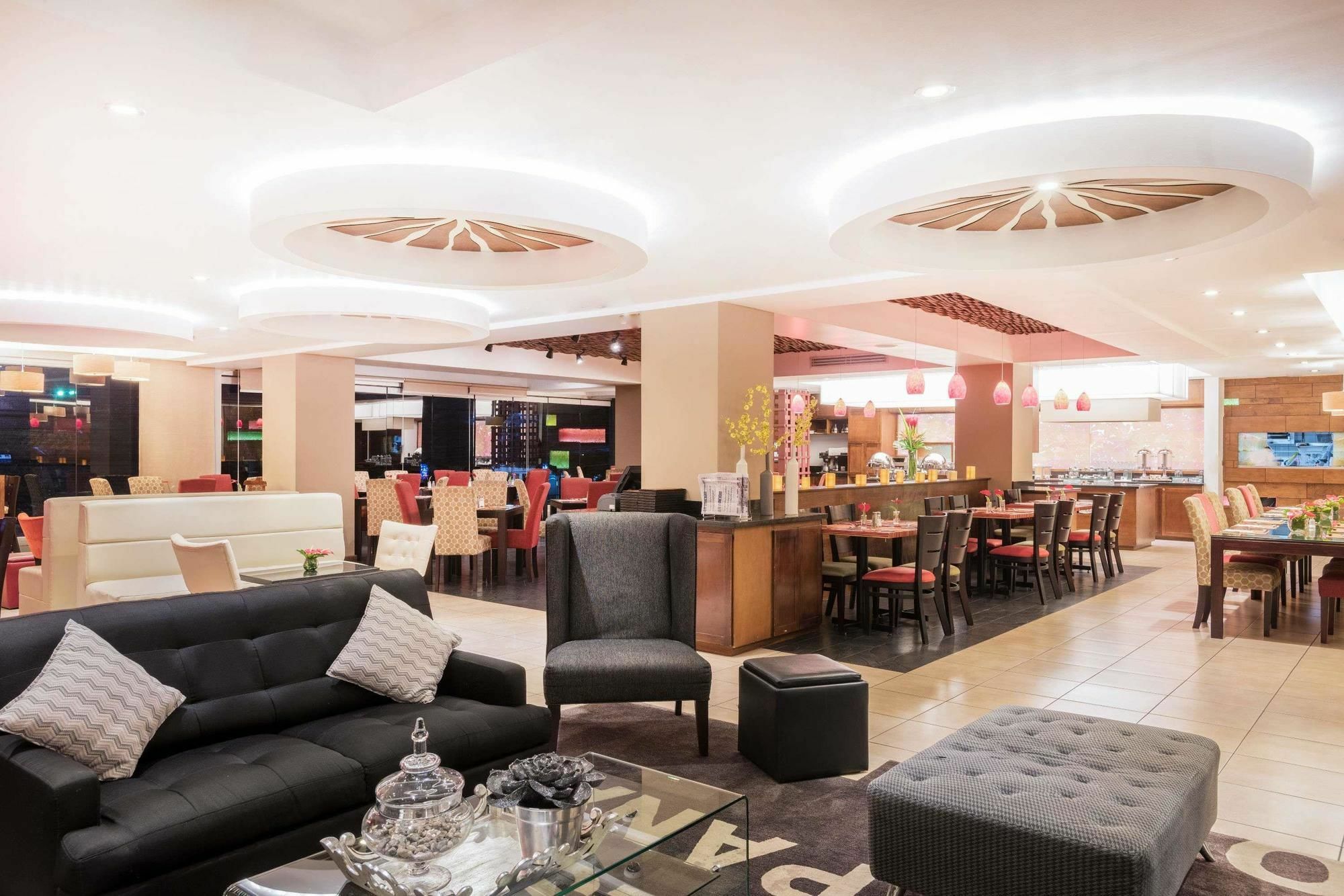 Hotel Tryp By Wyndham Sabana