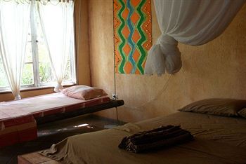 Adelante Hotel 3*