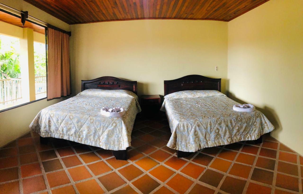 Hostel Arenal Backpackers *