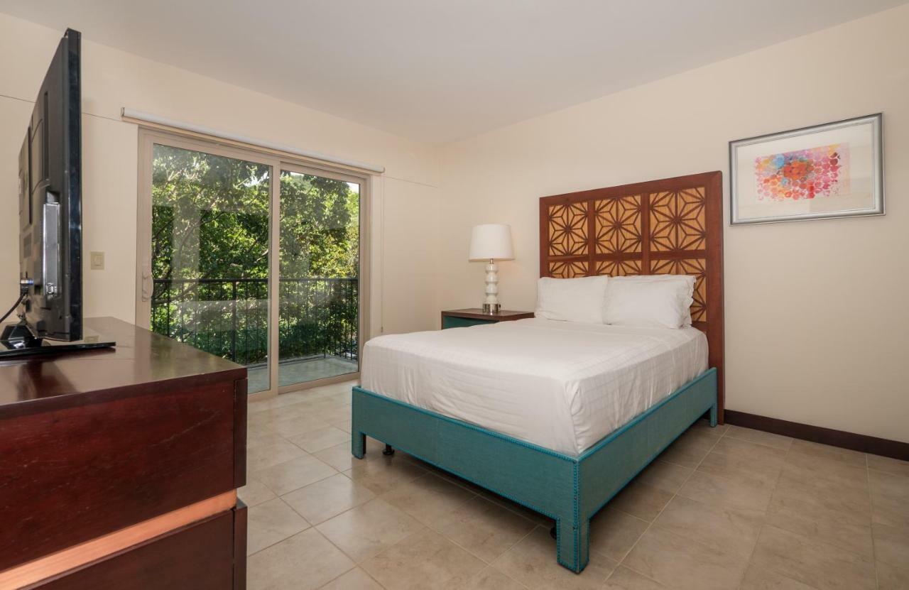Marina Papagayo Hotel