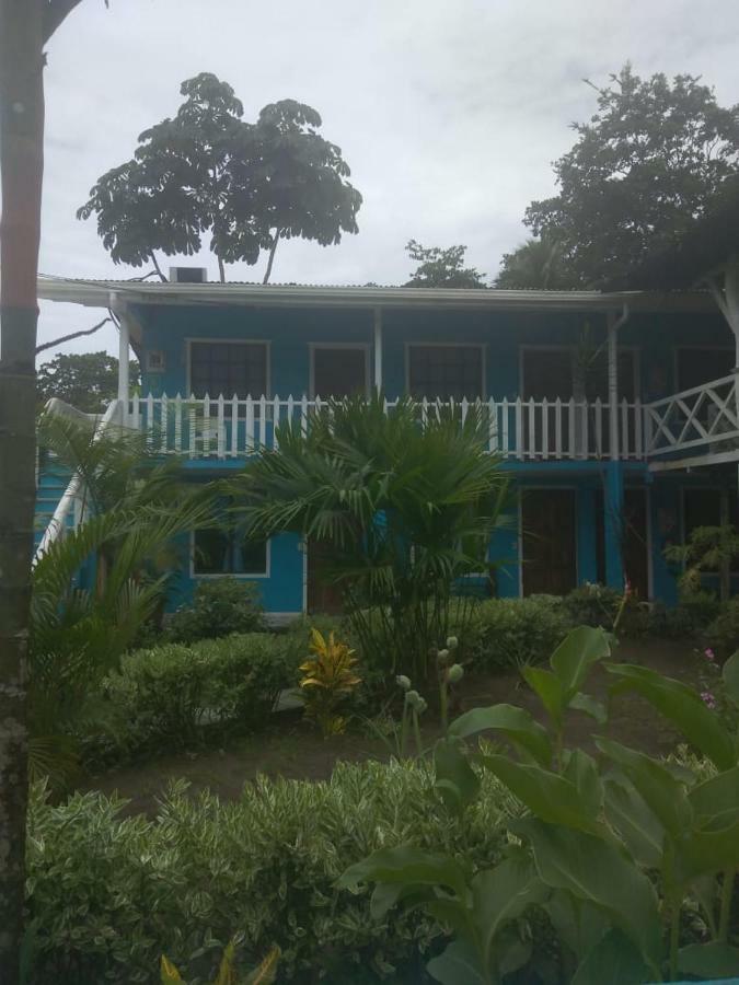 Hotel Cabinas Miss Miriam 2 2*