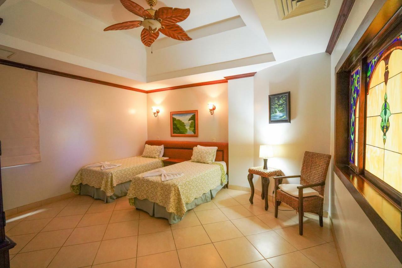 Pacifico Colonial Villa *