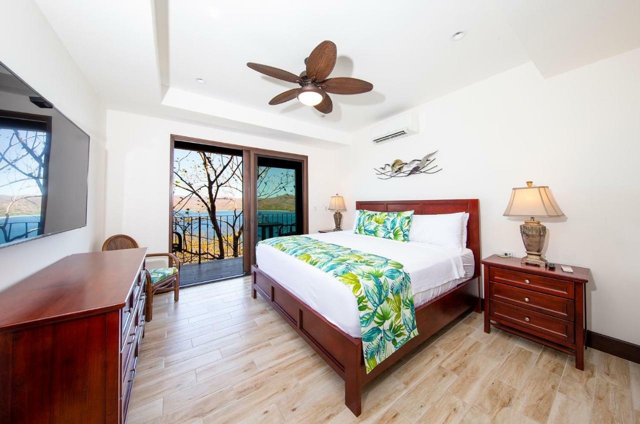 360 Splendor Del Pacifico Residences