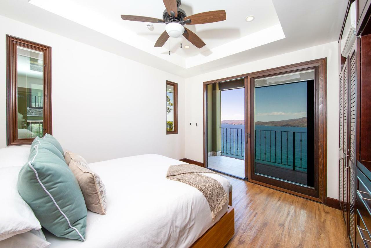 360 Splendor Del Pacifico Residences