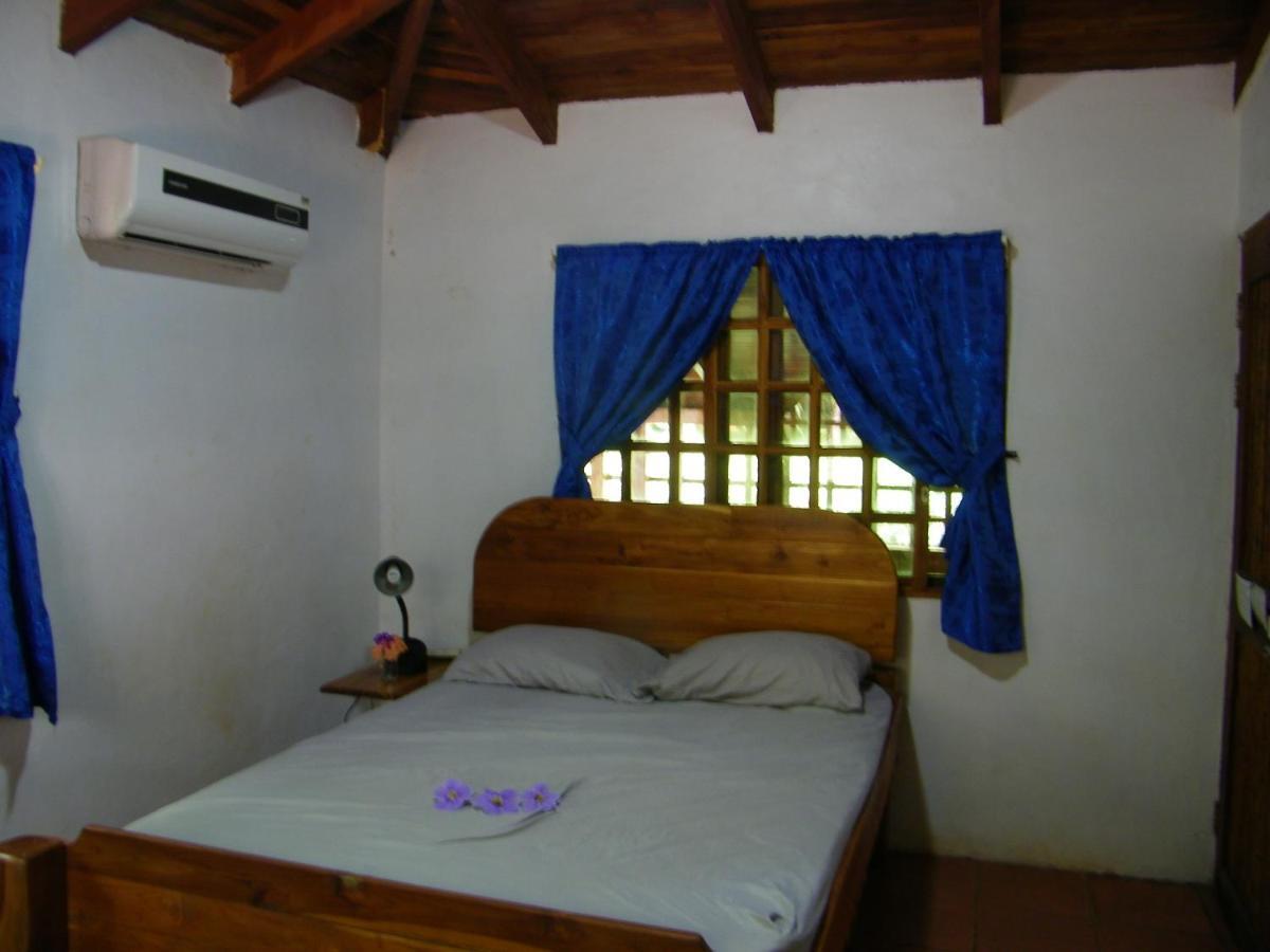 The Blue Lagoon Surf House * Playa Avellana