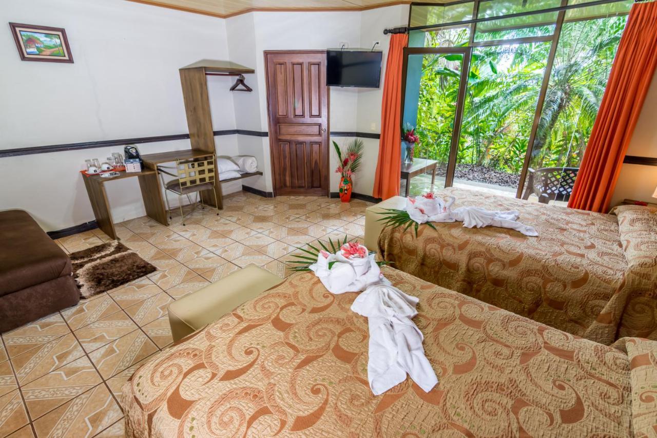 Ara Ambigua Hotel 2*
