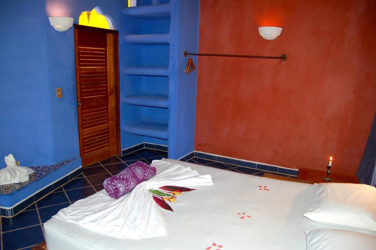 Flying Crocodile Hotel 3*