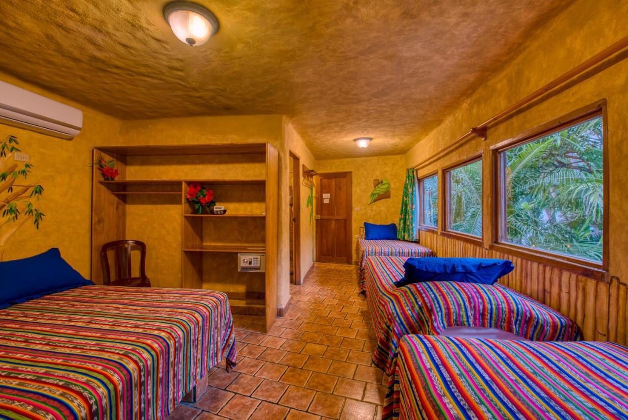 Hotel El Sano Banano Beachside