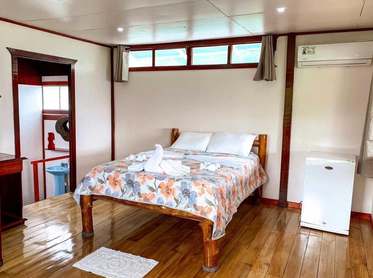 Cotingas Ocean View