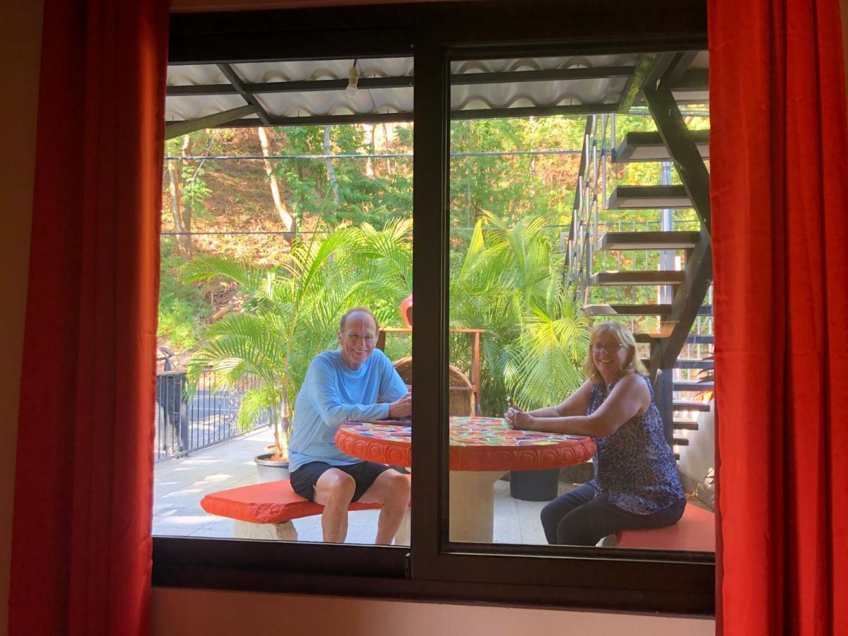 Monos Y Mar (adults Only) Apartment *