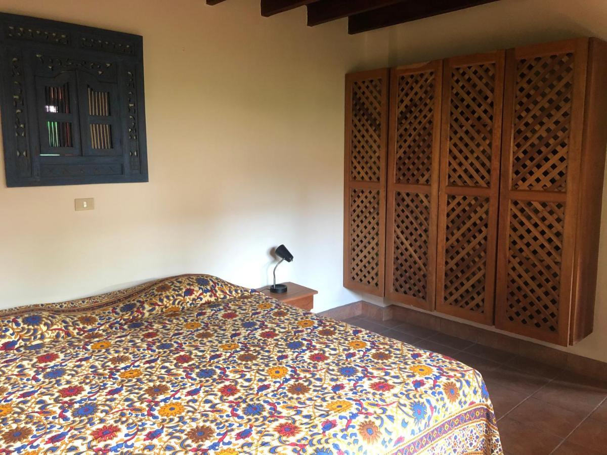 Monos Y Mar (adults Only) Samara
