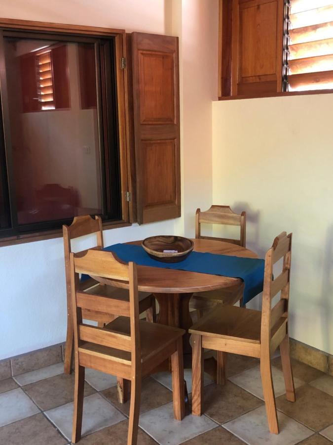 Monos Y Mar (adults Only) Samara