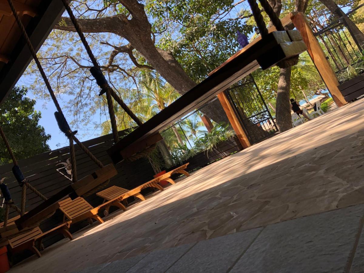 Casa Aura: Beachfront Premium Hostel Tamarindo