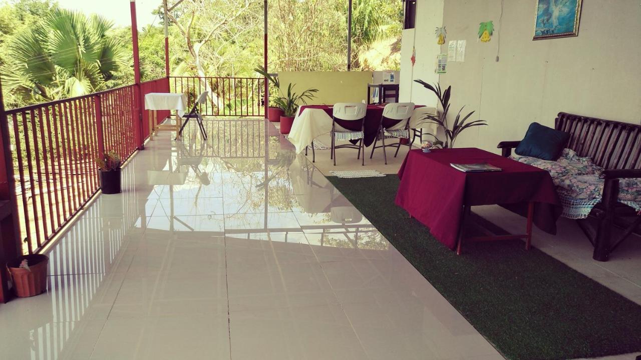 Las Brisas Tours Y Cabinas Guest house *