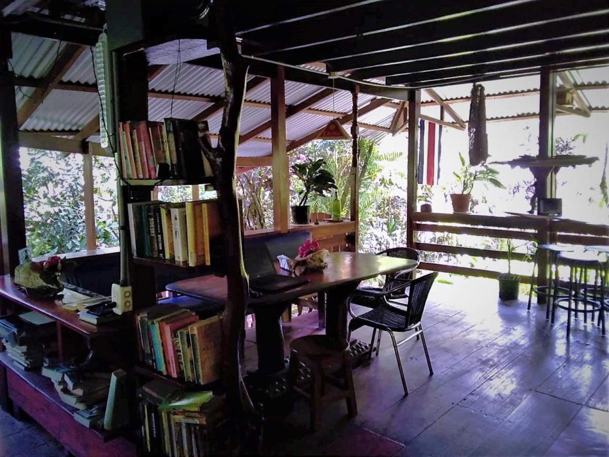 Cabinas Algebra Hostel *