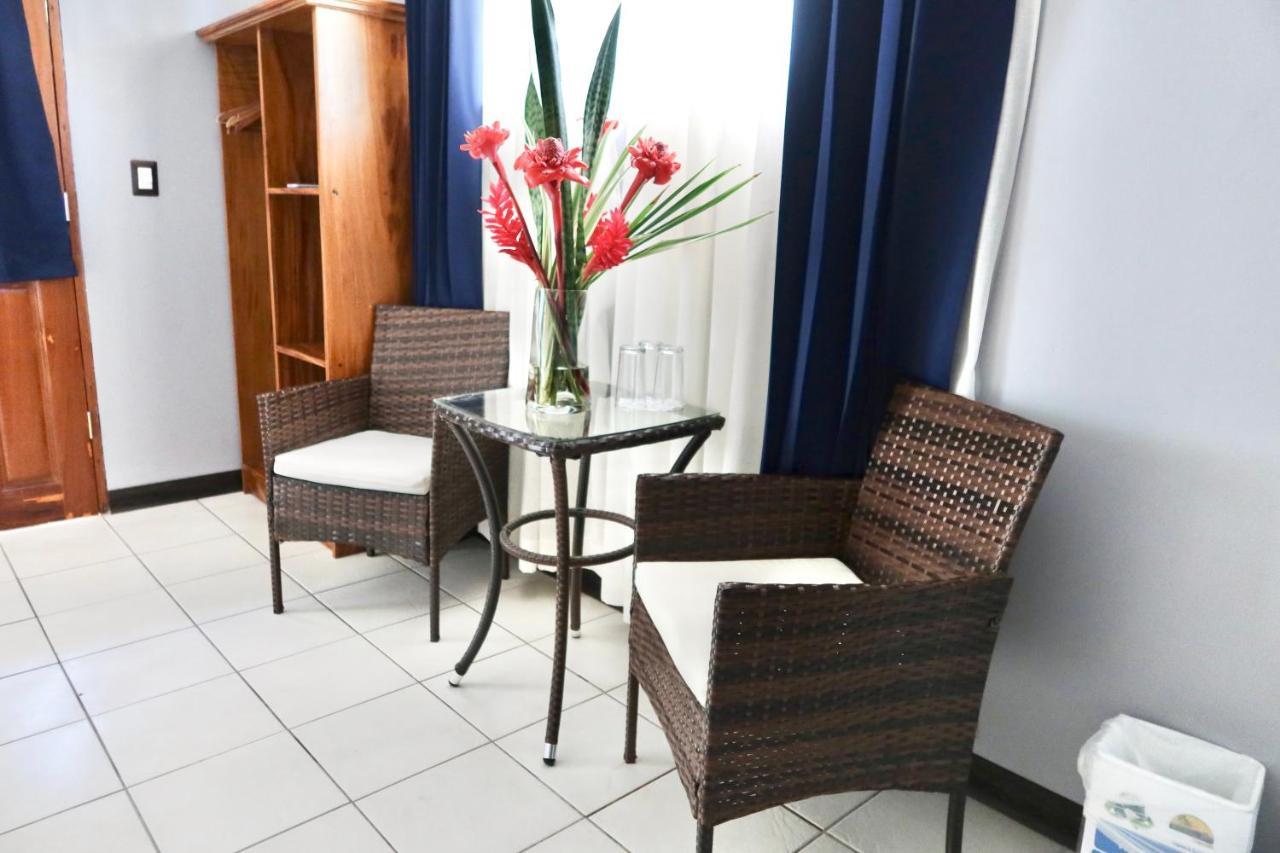 Playa Espadilla & Gardens Hotel 3*