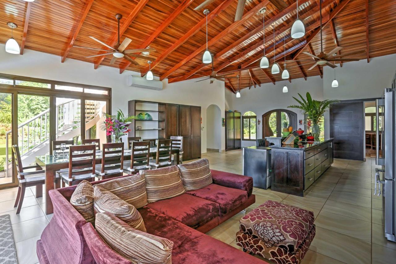 Stunning Casa De La Roca House With Infinity Pool! Holiday home