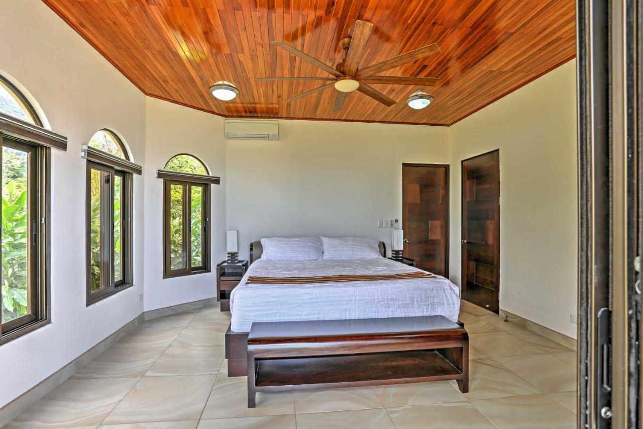 Holiday home Stunning Casa De La Roca House With Infinity Pool! Ojochal