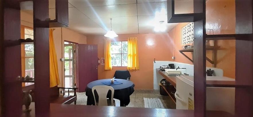Cabinas Algebra Hostel *