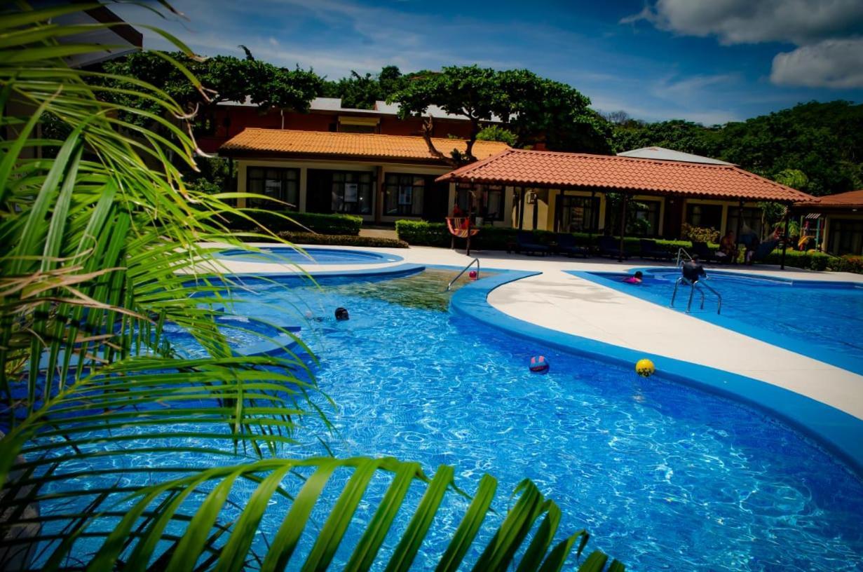 Hotel & Huetares Playa Hermosa (Guanacaste)