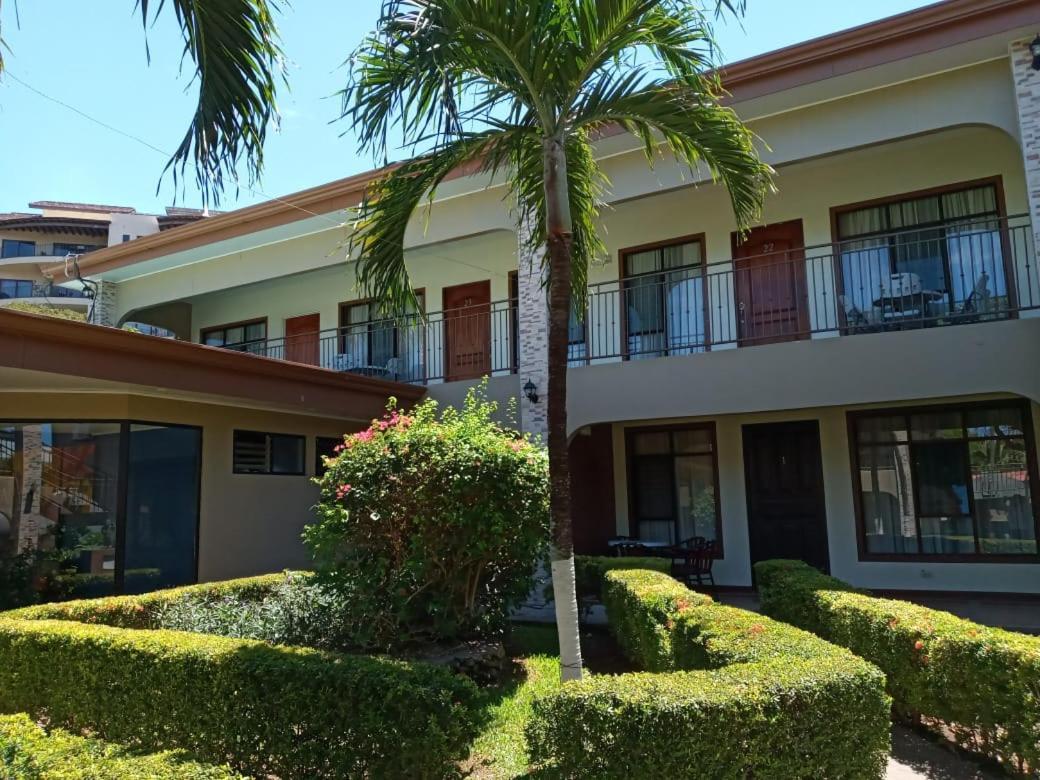 Hotel & Huetares 3*