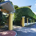 Apartotel & Suites Villas Del Rio
