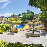 Apartotel & Suites Villas Del Rio