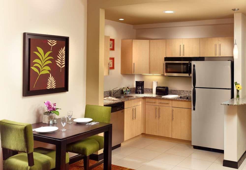 Hotel By Marriott Escazu 4*