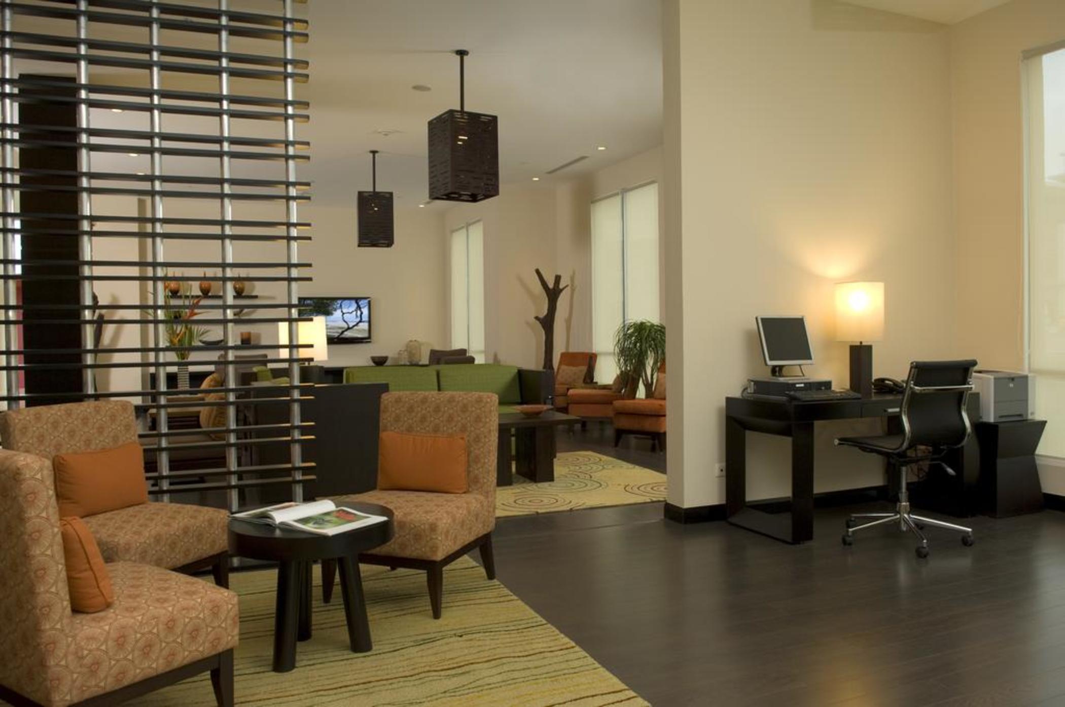 Hotel By Marriott Escazu 4*