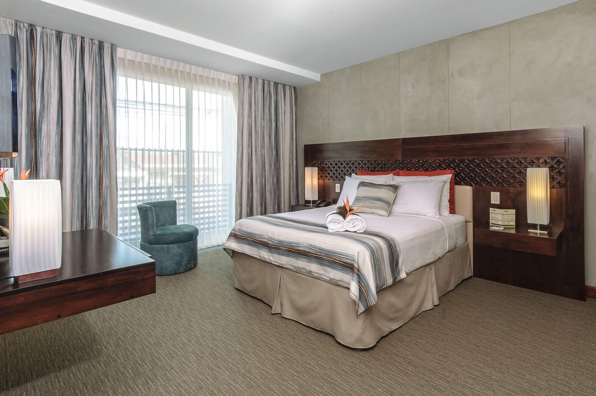 Isla Hotel 3*