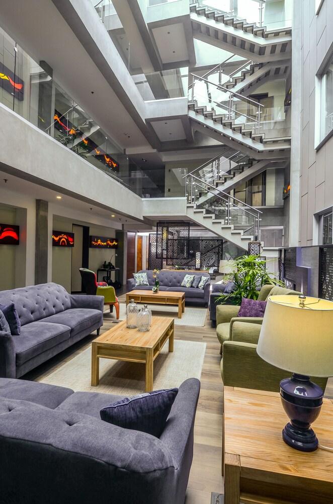 Isla Hotel 3*