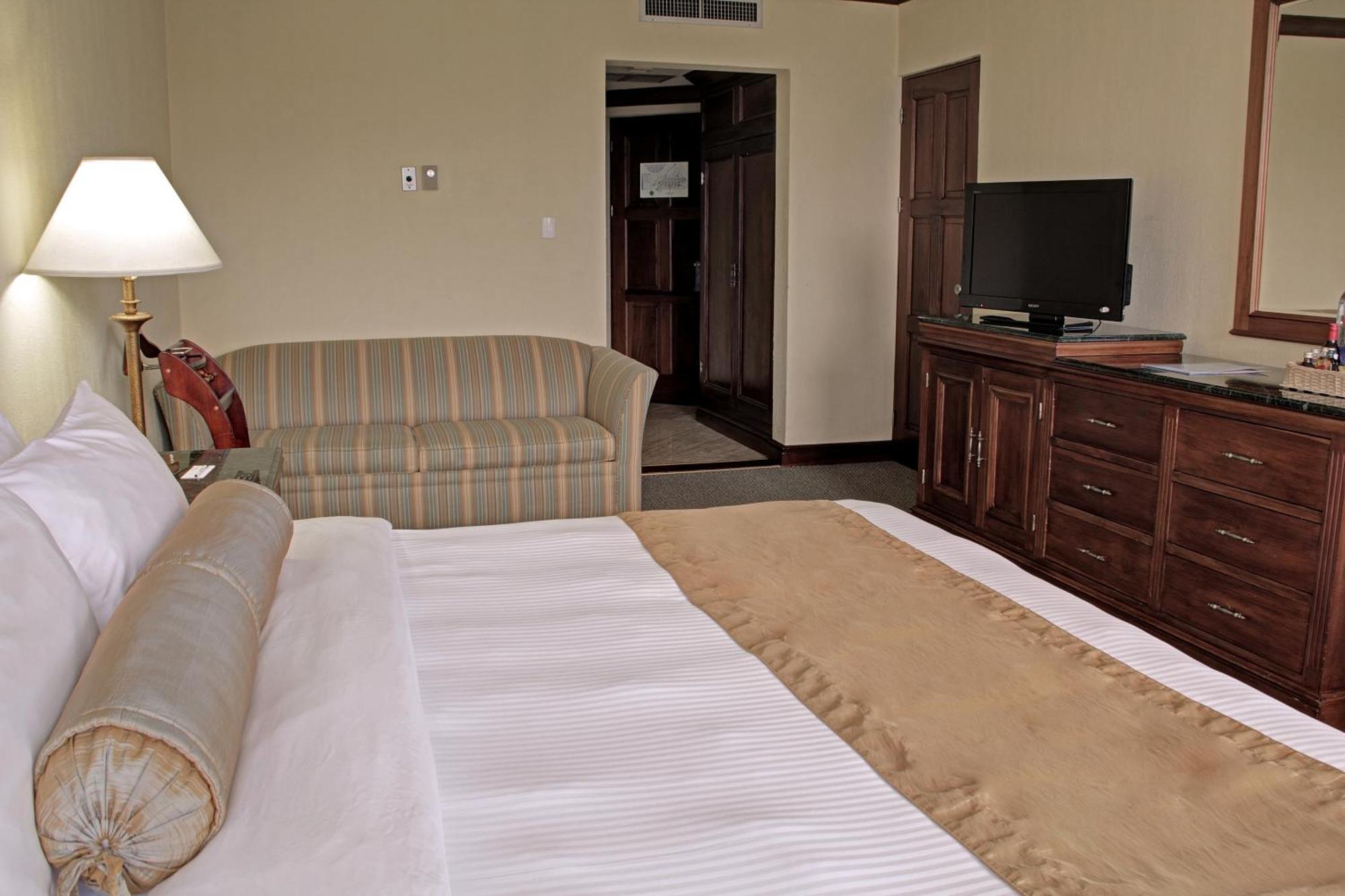 Wyndham Herradura Hotel 5*