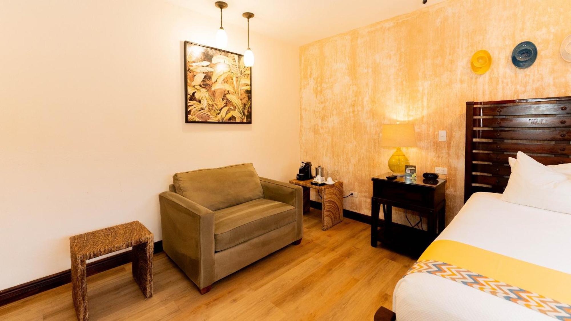 Buena Vista Chic Hotel Pilas