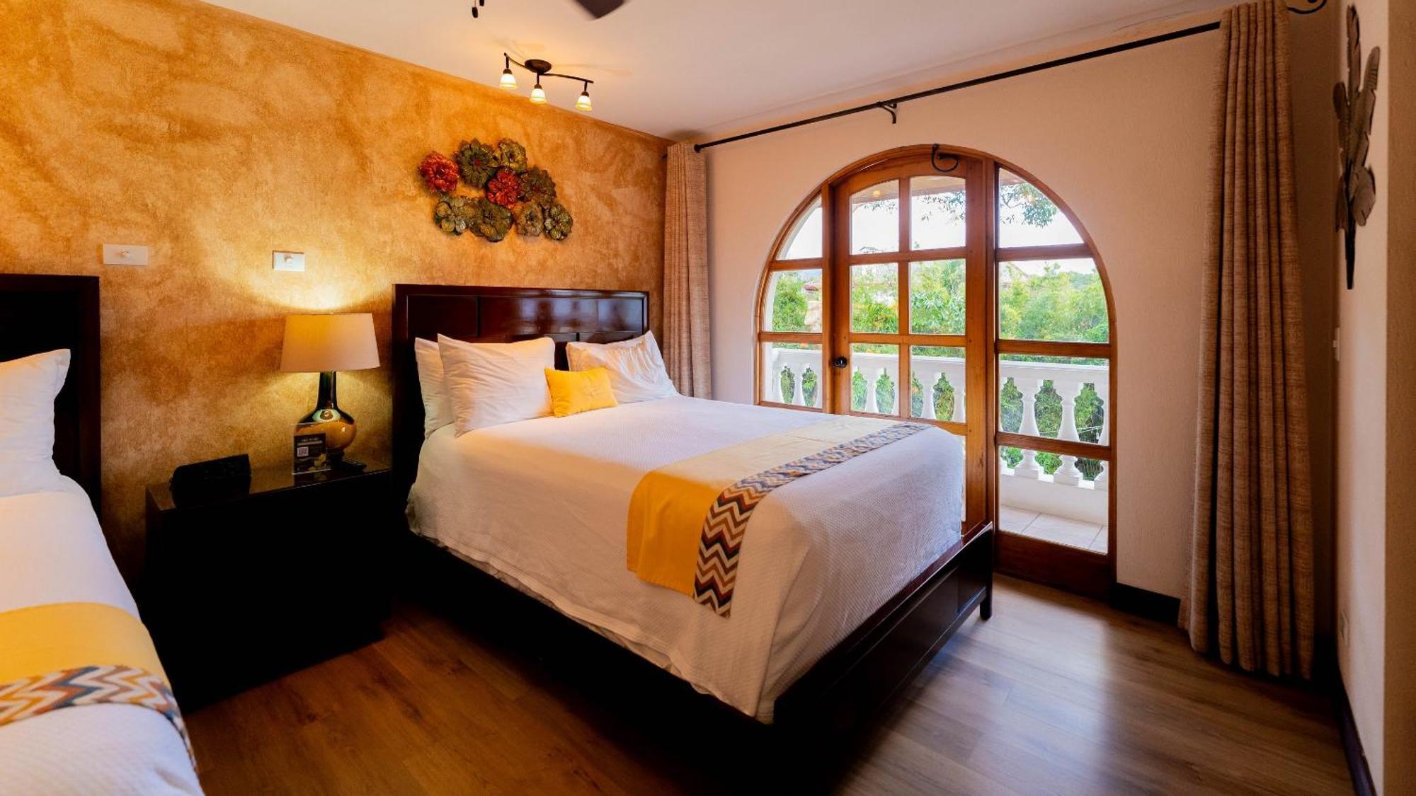 Buena Vista Chic 4* Pilas