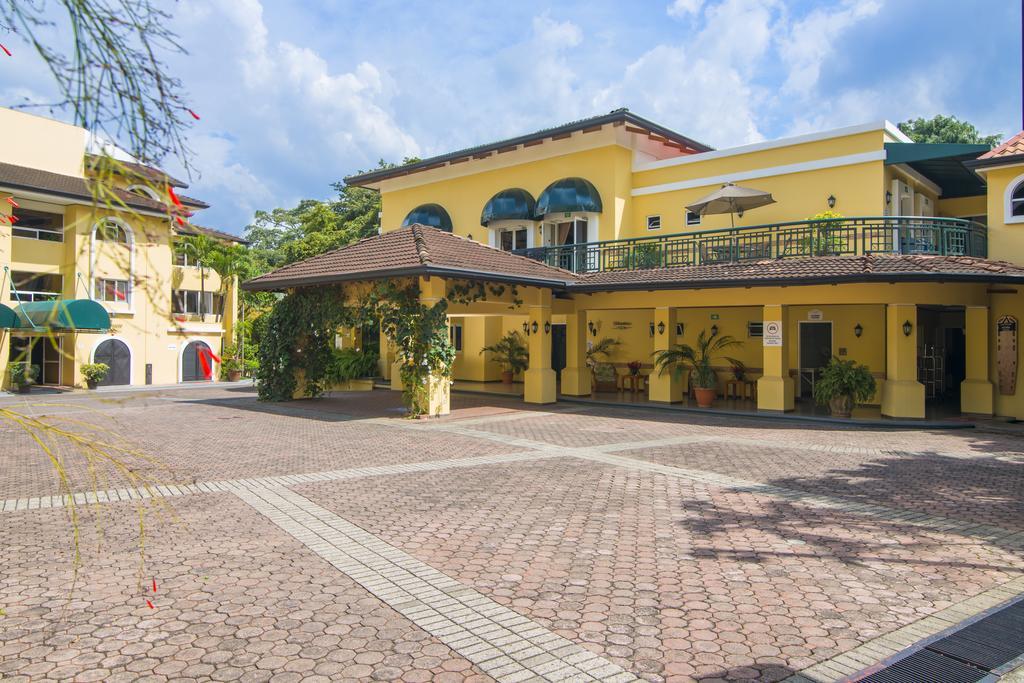 Apartotel & Del Rio Hotel 4*