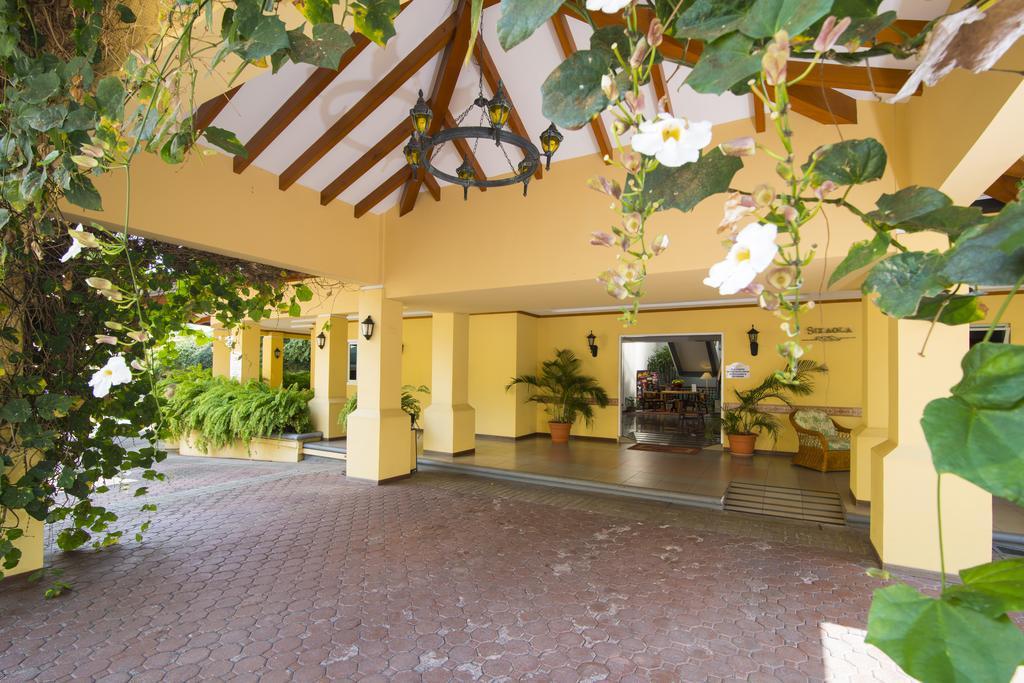 Apartotel & Del Rio Hotel