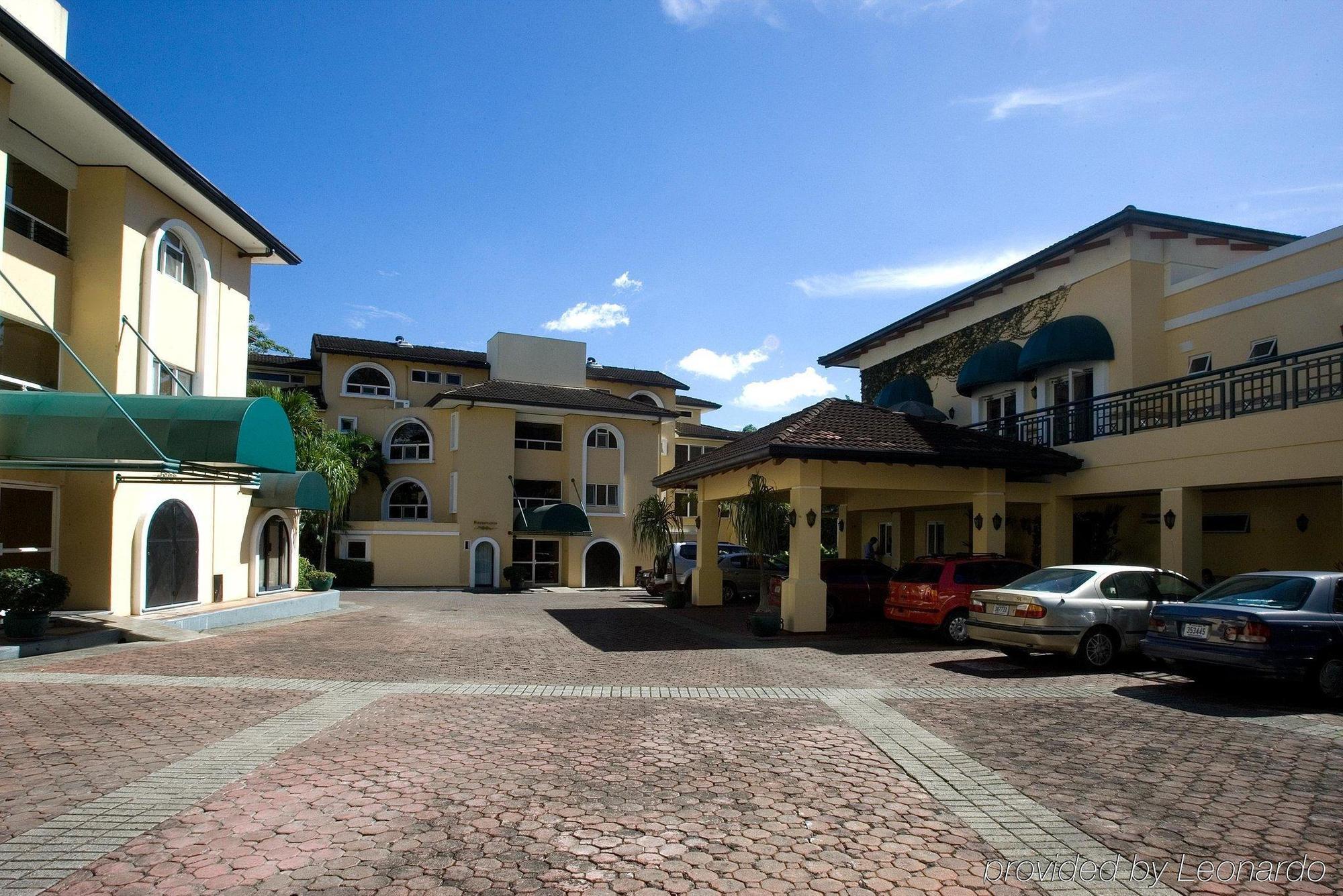 Apartotel & Del Rio 4*