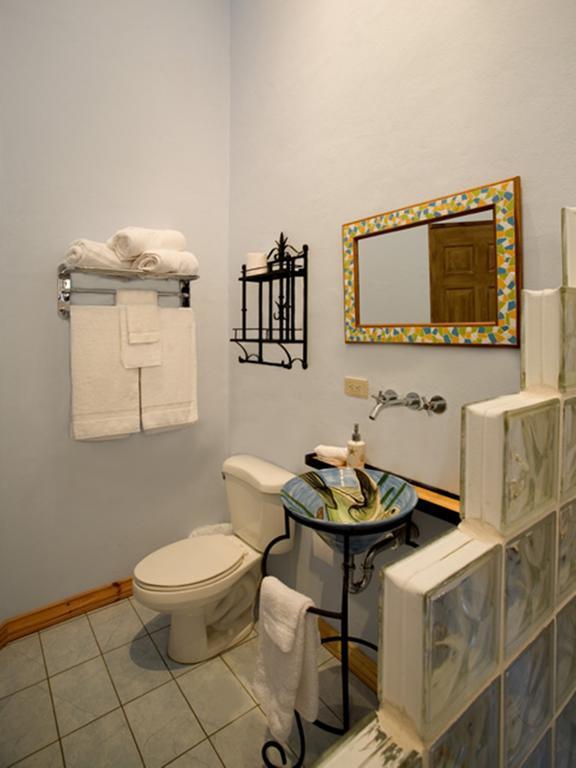 Hotel Out Of Bounds Boutique
