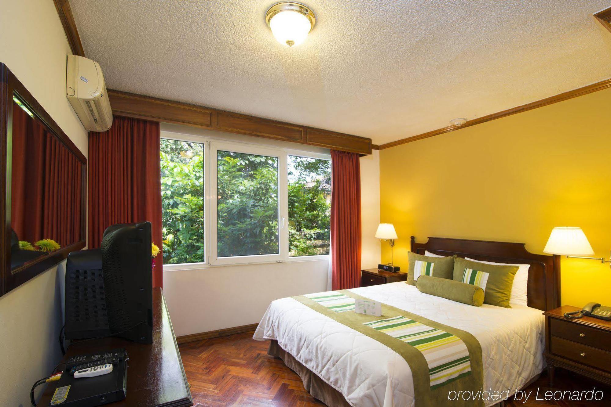 Apartotel & Del Rio Hotel