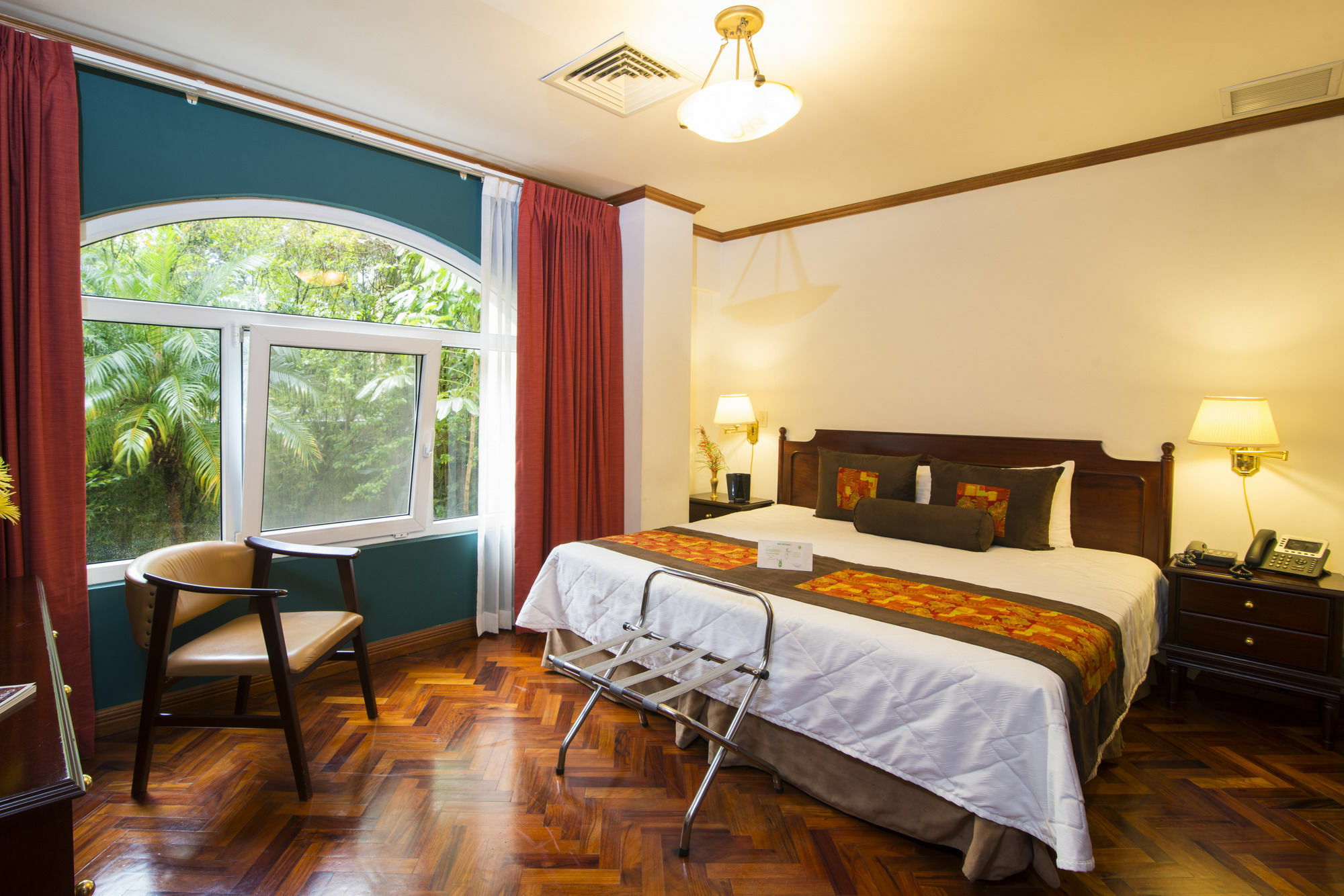 Apartotel & Del Rio 4*