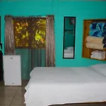 Posada Rio Celeste La Amistad