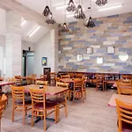Irazu Hotel & Studios