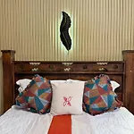 Hotel Heliconias Nature Inn & Hot Springs
