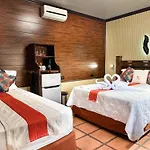 Hotel Heliconias Nature Inn & Hot Springs