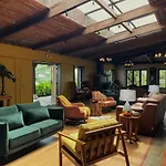 Villa Blanca Cloud Forest Hotel & Retreat