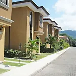 Arrecifes Condominium