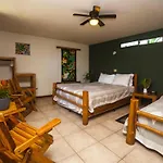 Pura Vida Hotel