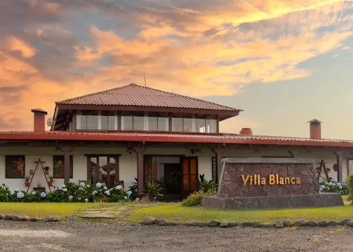 Villa Blanca Cloud Forest Hotel & Retreat