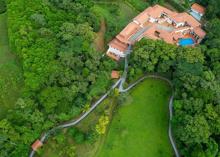 Serenity Hotel & Villas