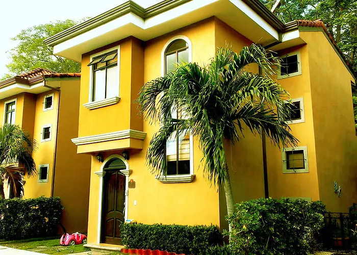 Arrecifes Condominium